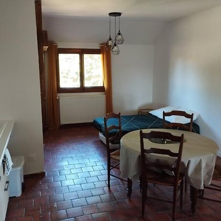 Appartement Dans Village Calme A 5 Min Des Lacs Mathaux Esterno foto