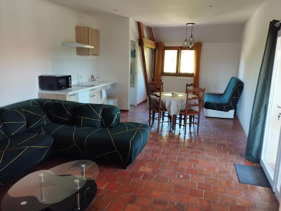 Appartement Dans Village Calme A 5 Min Des Lacs Mathaux Esterno foto