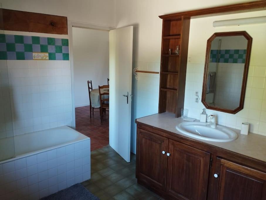 Appartement Dans Village Calme A 5 Min Des Lacs Mathaux Esterno foto